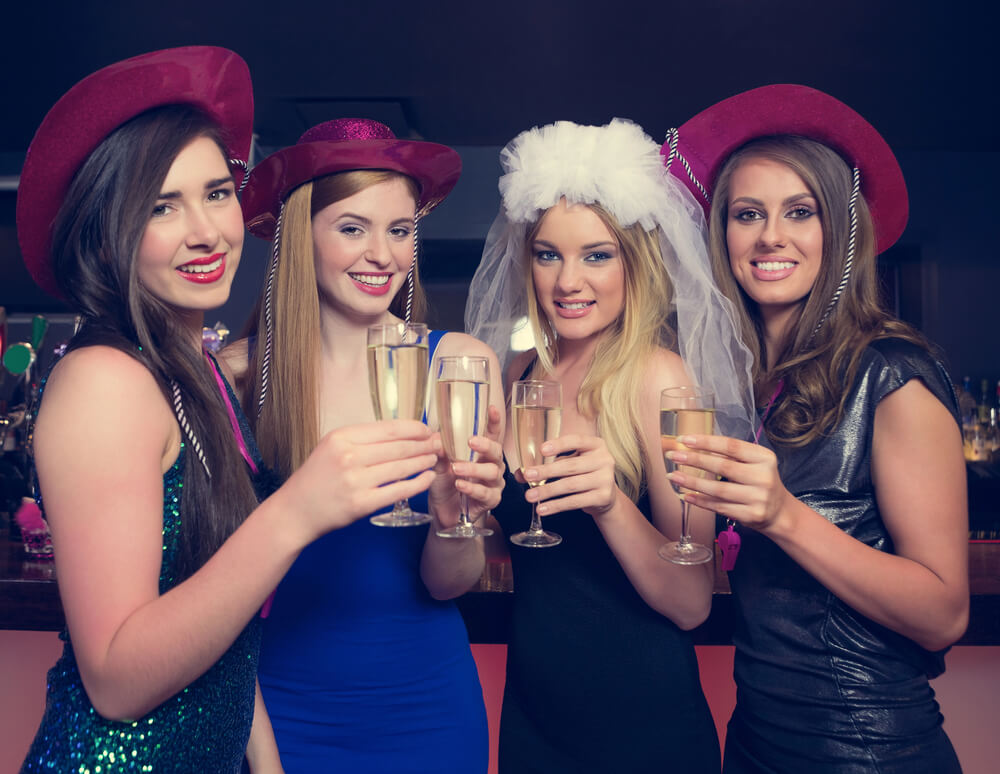 Bachelorette Party Veils (The Ultimate Guide)